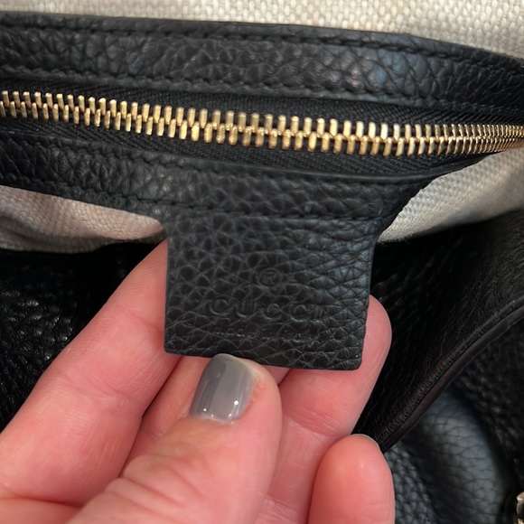 Black, medium Gucci Soho chain shoulder bag - Picture 8 of 16